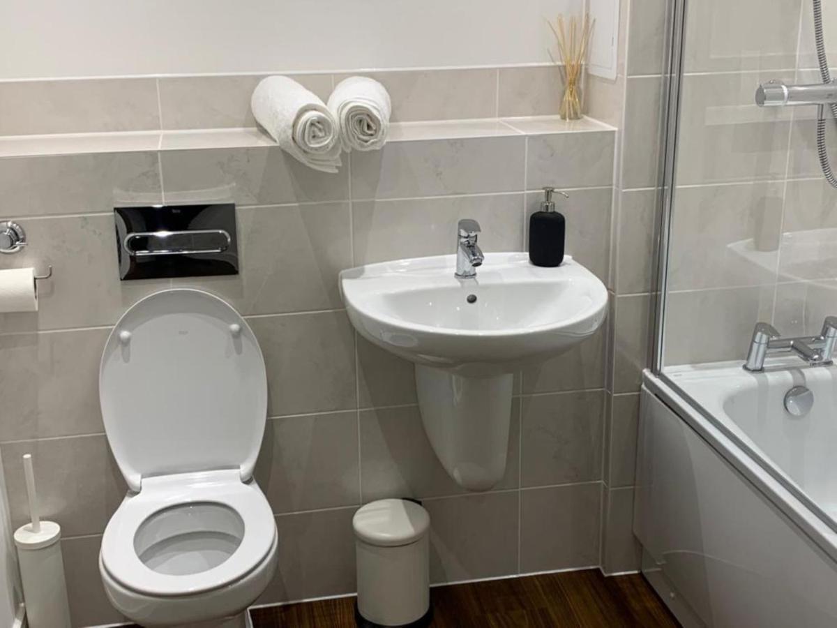 Lakeside 2 Bed Luxury Apartment No Parties No Events Early Check-In Late Check- Out Allowed West Thurrock Ngoại thất bức ảnh